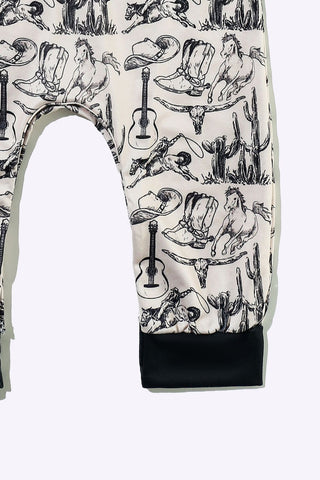 Picture showing the saddle snaps.