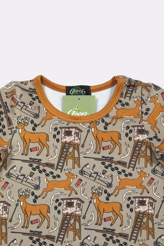 Neck and pattern of the romper
