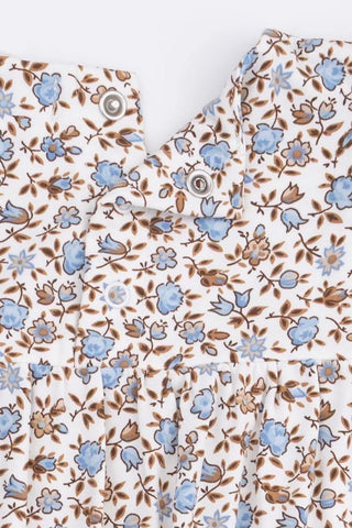 Showing the pattern of the romper