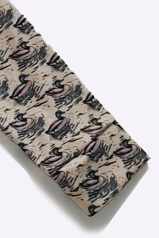 Picture showing long sleeves and pattern up close.