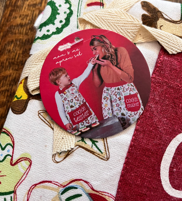 Mommy and Me Holiday Aprons