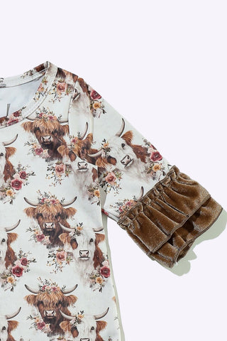 Showing the sleeves with ruffle 