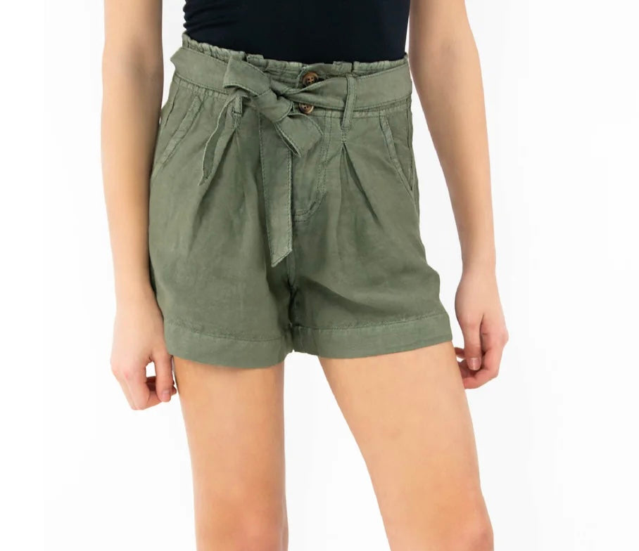 Easy Breezy Linen Shorts in Green