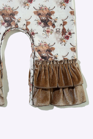 Showing the leg with ruffle 
