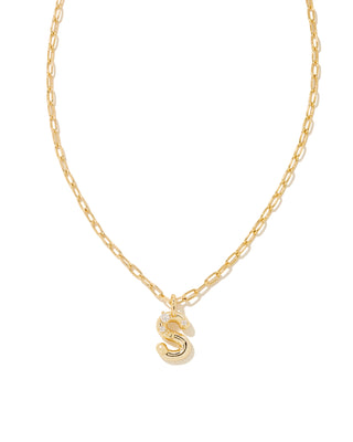 KENDRA SCOTT: CRYSTAL LETTER SHORT PENDANT NECKLACE